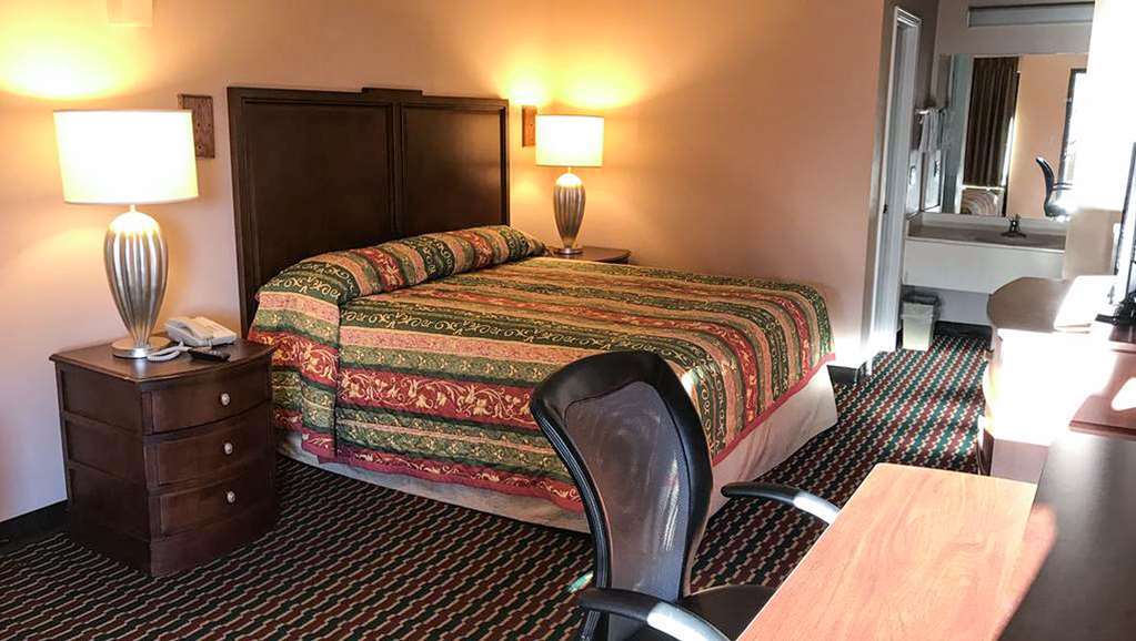 Magnuson Hotel Marietta Room photo